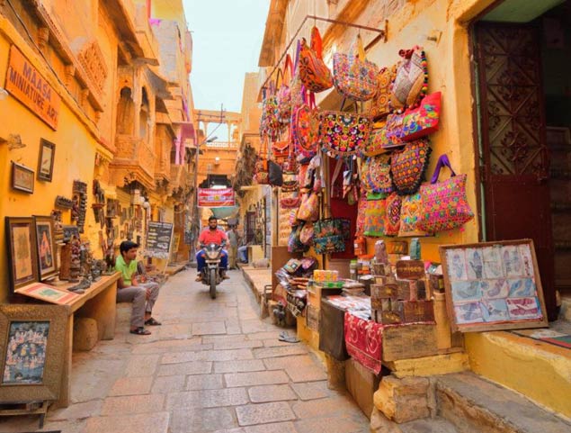 Shopping In Jaisalmer: The Ultimate Place For Shopaholics