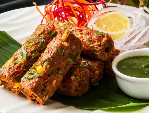 While In India, Never Miss Out On These Top Street Foods